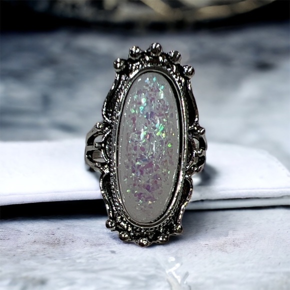 ORNATE OVAL STATEMENT RING - Picture 1 of 3